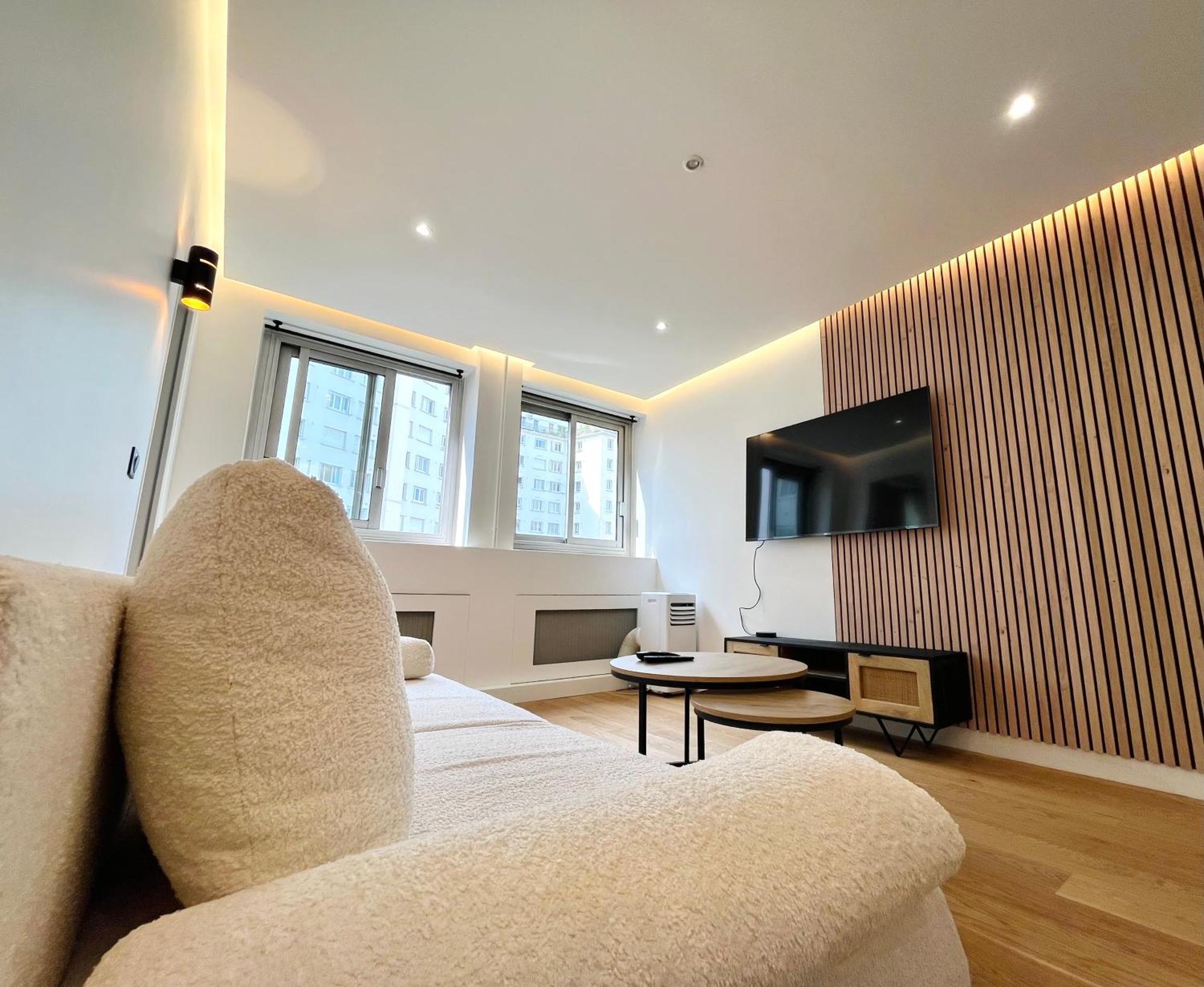 Flat In West Paris, Near Seine *